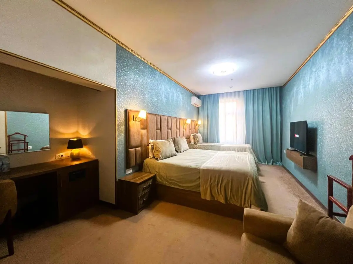 Alison Boulevard Hotel