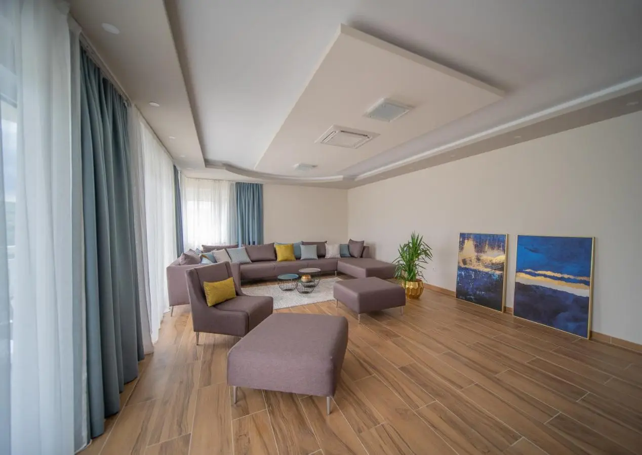 Al Hayat Apartments