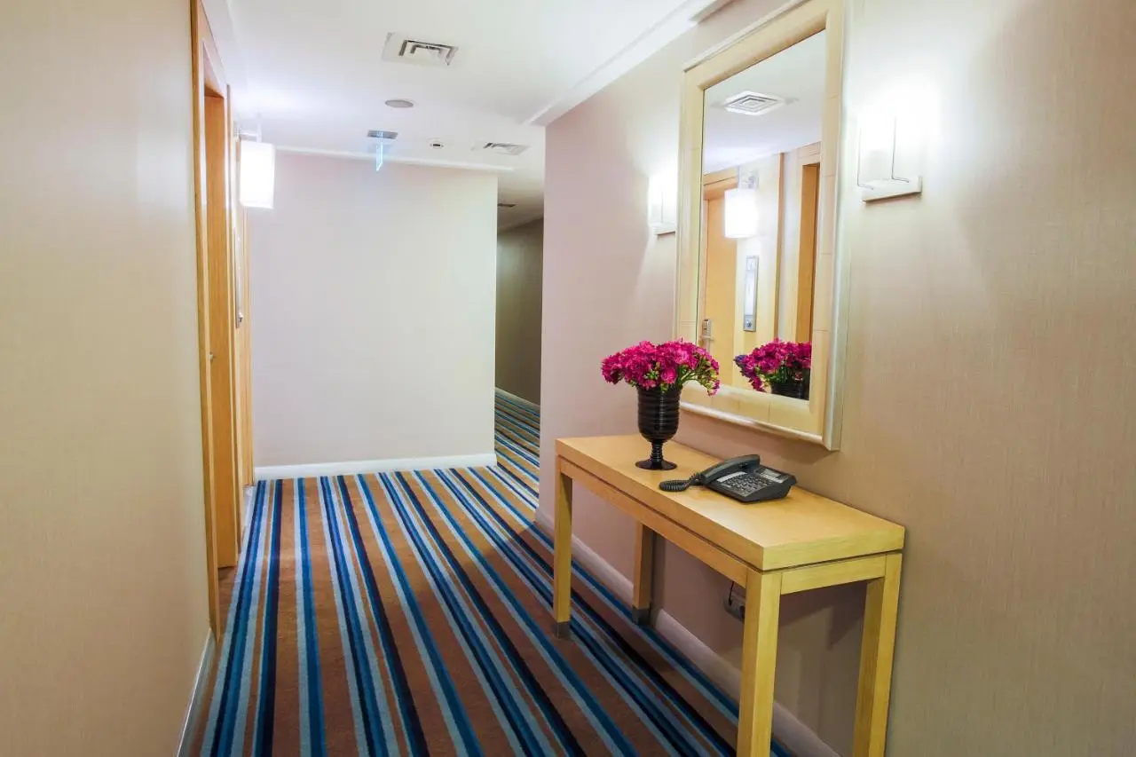 Housez Suites & Apartments Special Class