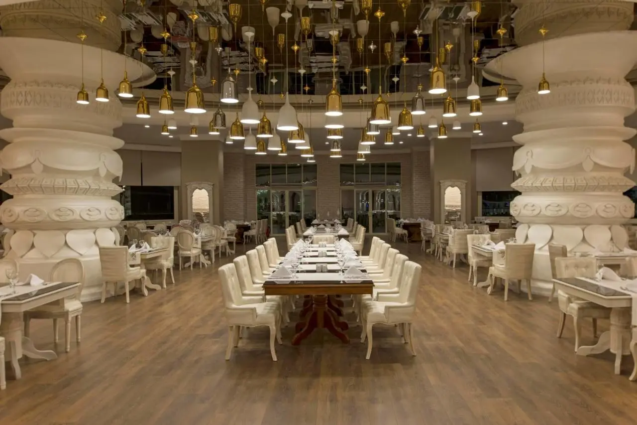 Delphin Imperial Lara
