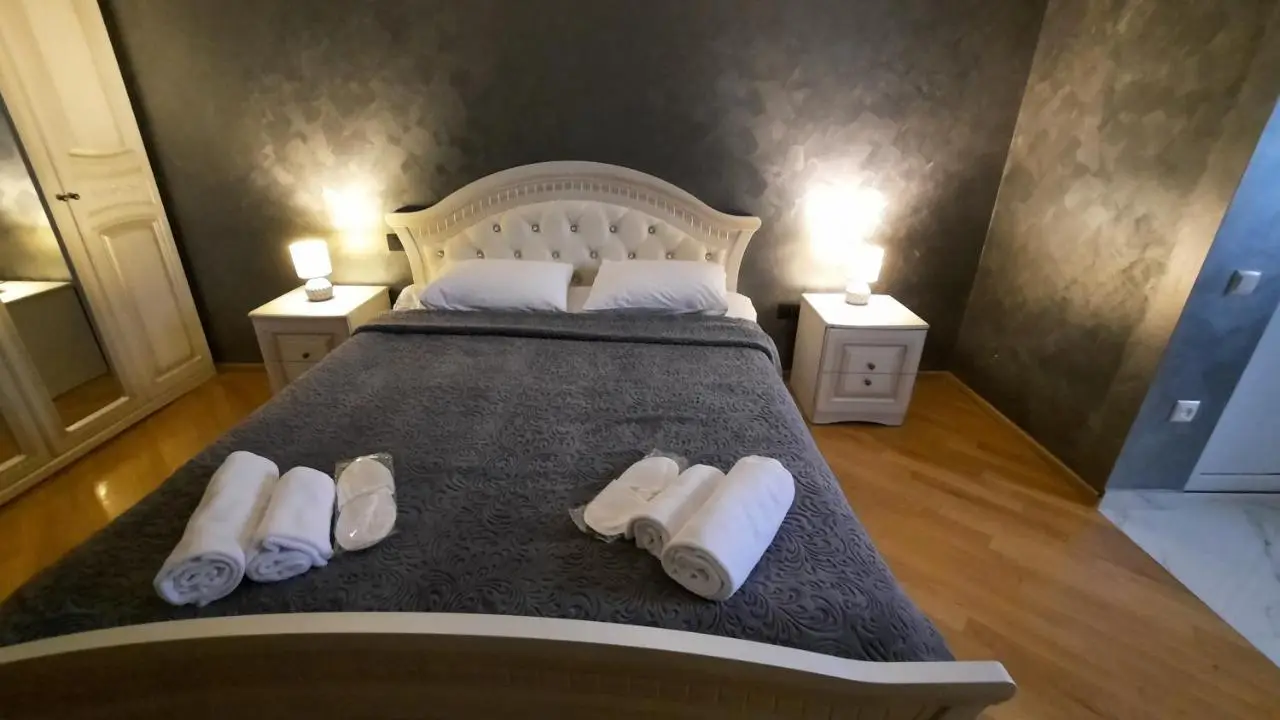 Makos Guest House