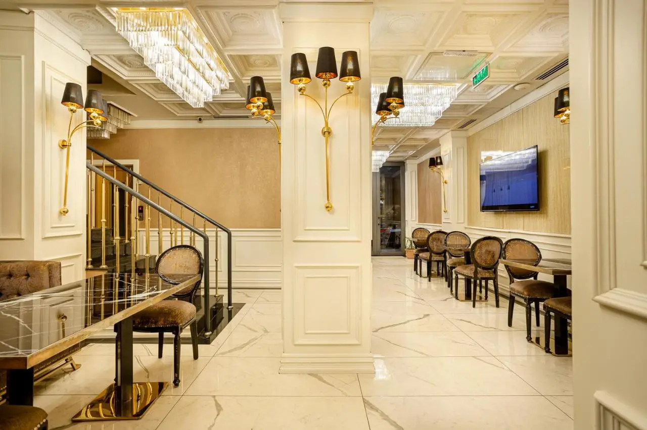 Santra Hotel