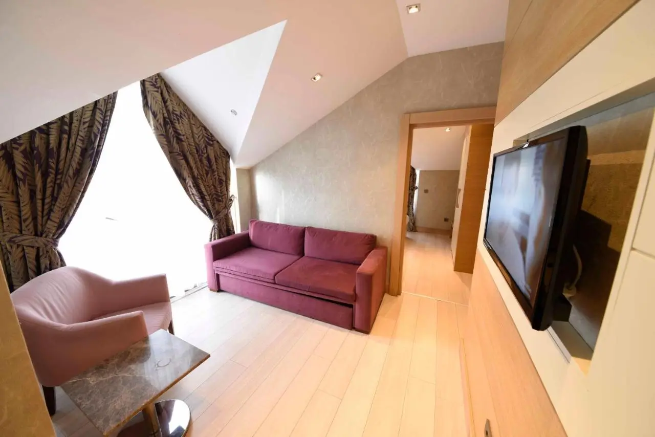 Le Mirage Hotel