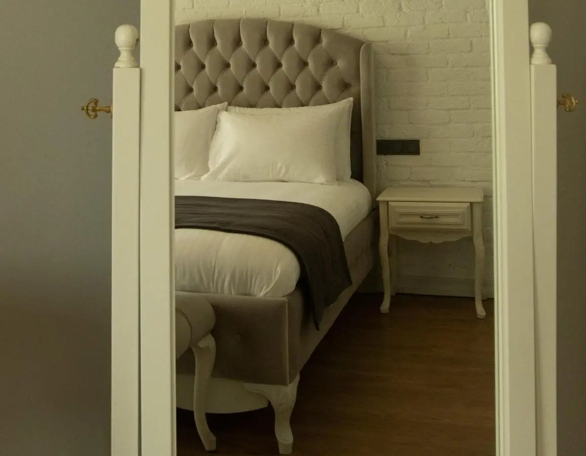 Louis Rooms