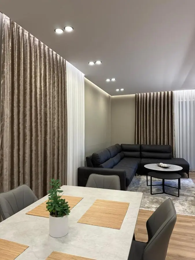 Bright & Modern Family Flat