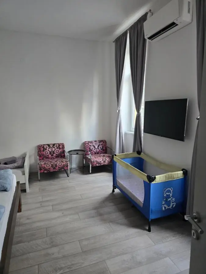 Sarajevo central quiet apartment,private free parking