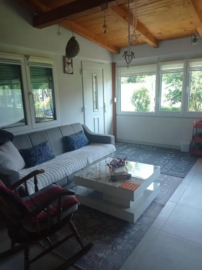 Little Joy Lodge , Loč Mala Radost