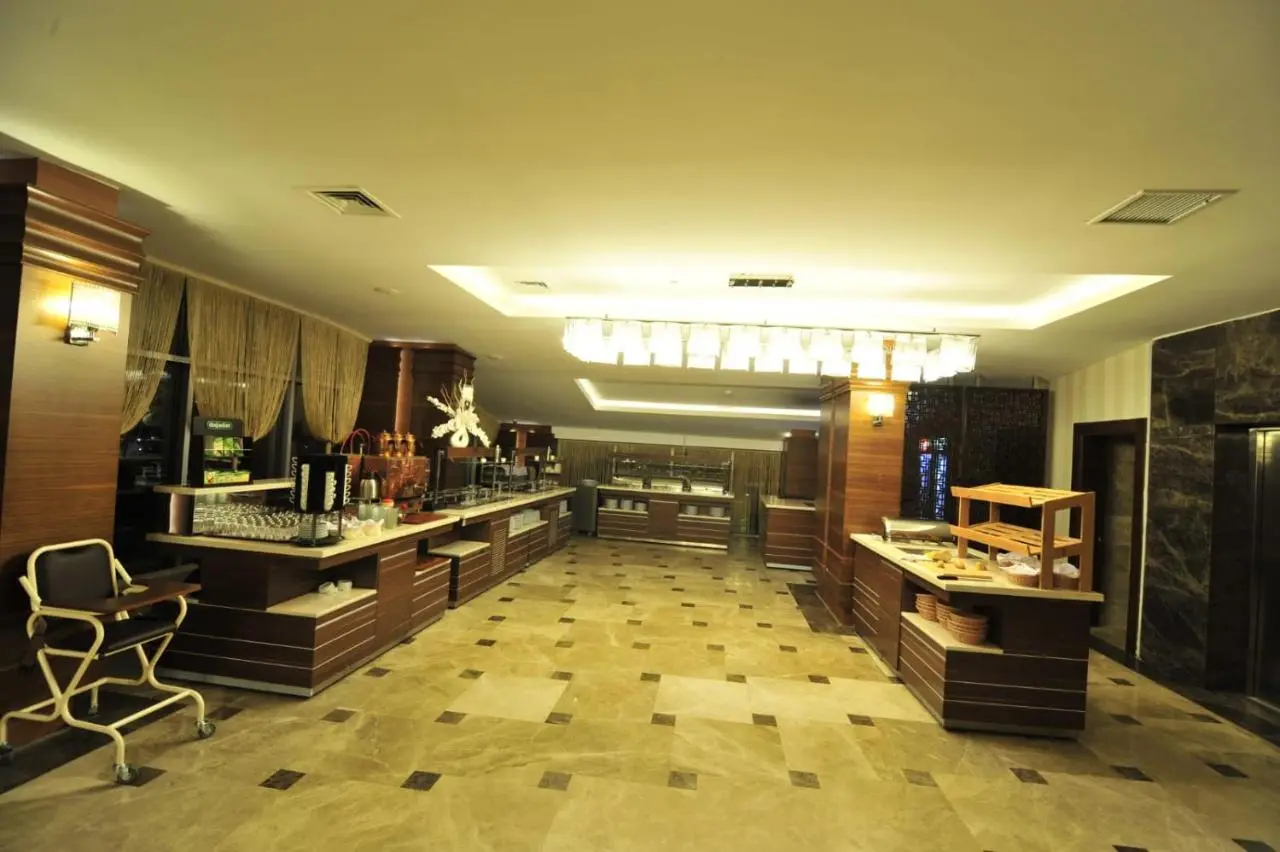 Grand Cenas Hotel