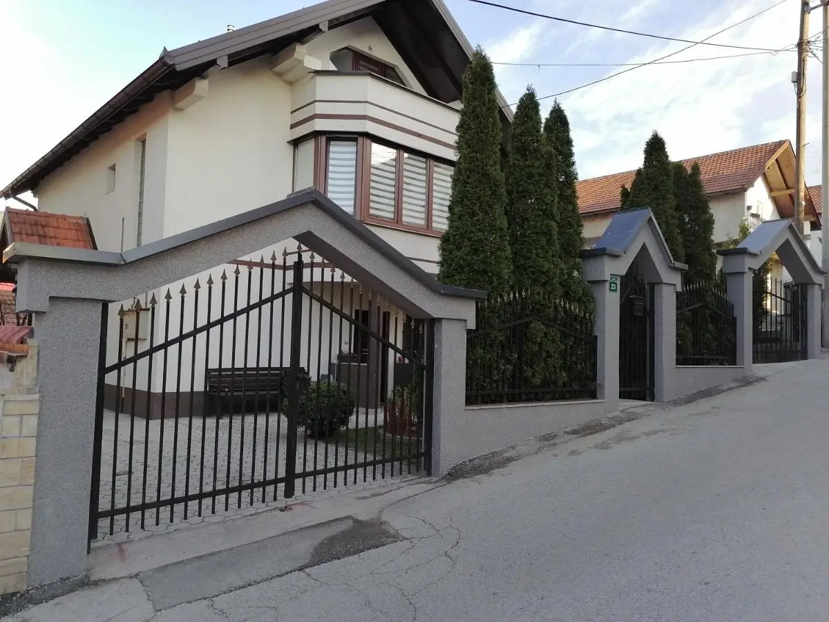 Silver Apartment