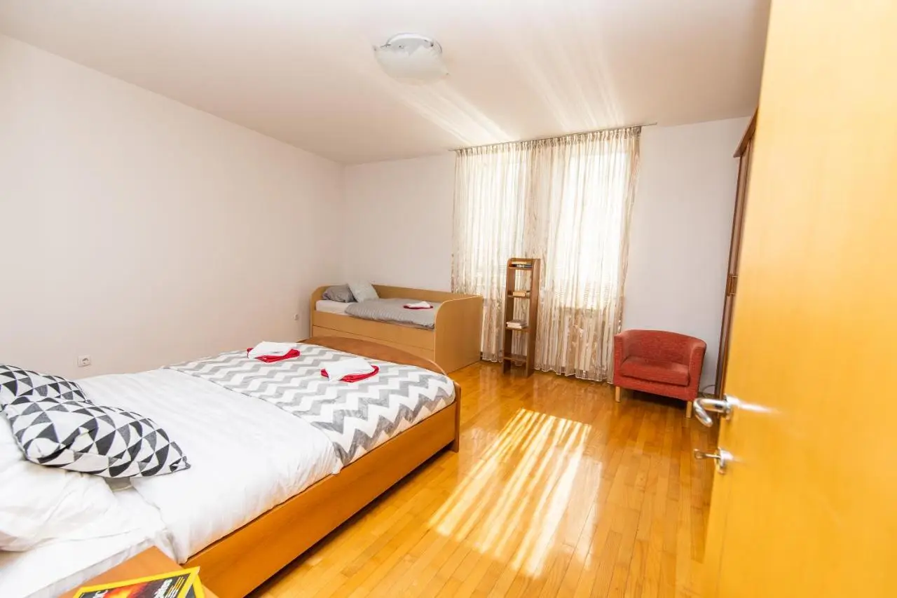 Modern 2BDR apartment in the center - FREE PARKING