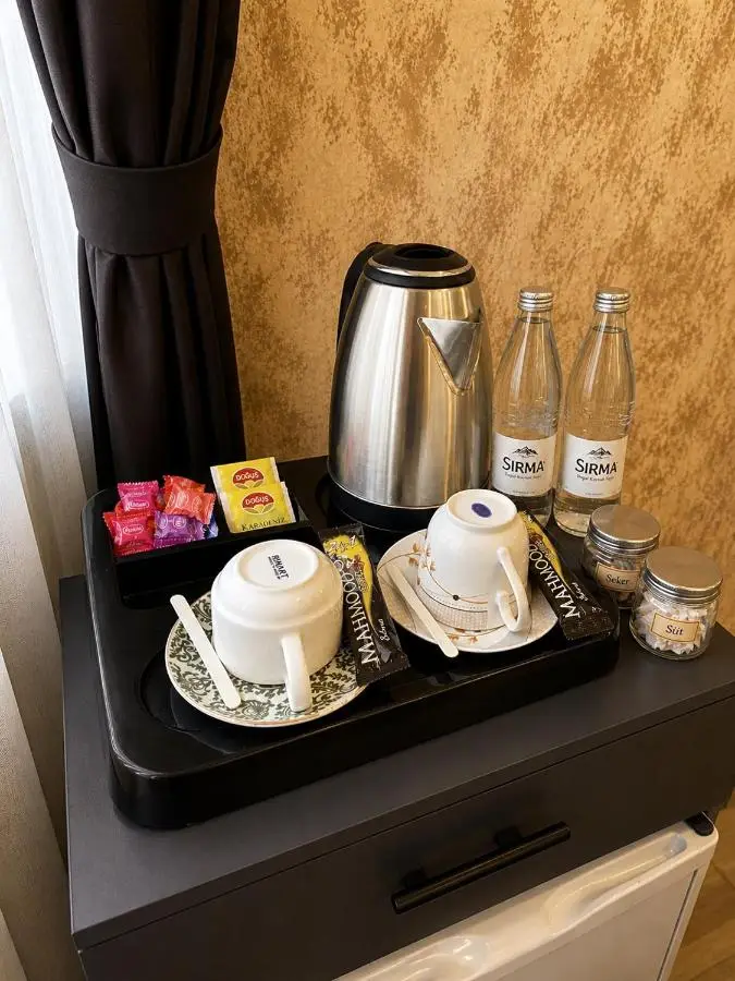 Honey Hotel