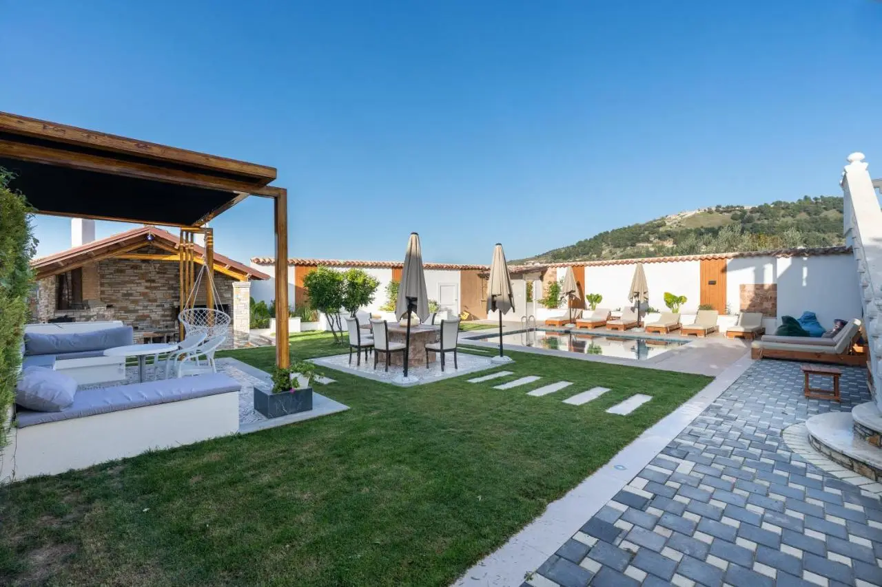 Villa Lejzo - Swimming Pool