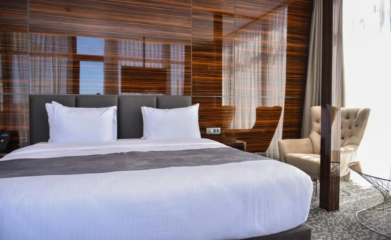 Hotel Monarch