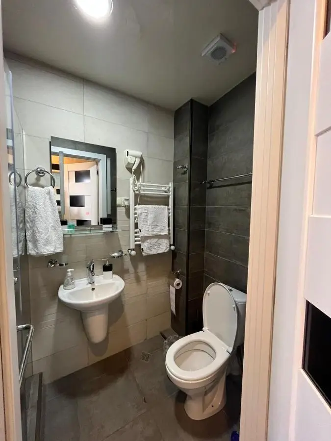 Luxury 6BR 240sqm Apartment in Vere Tower Perfect for Groups in Tbilisi