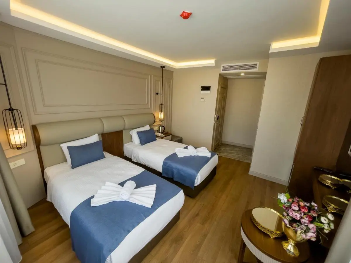 Martinenz Hotel Old City