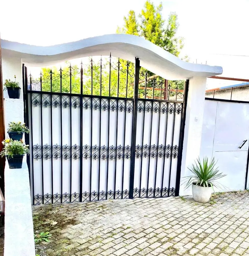 Artists Guest House