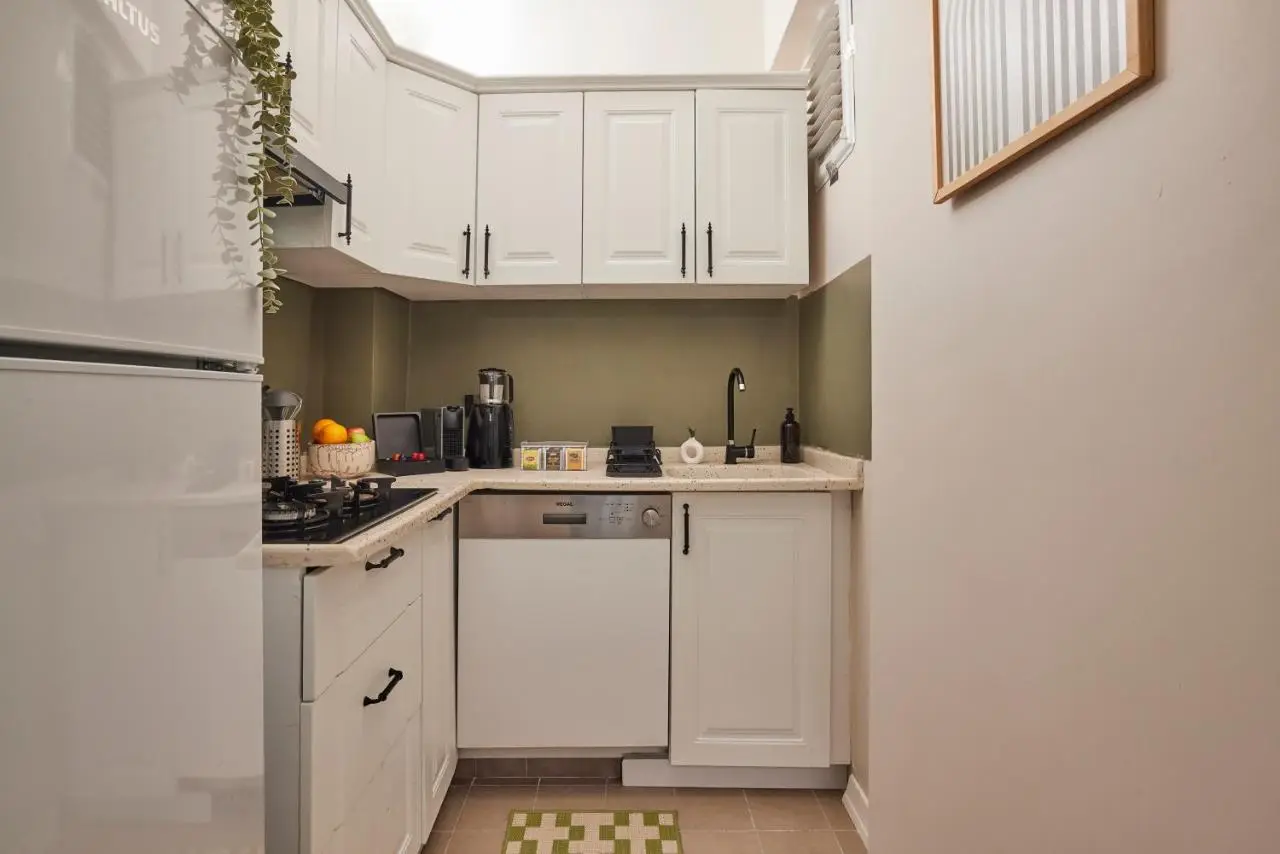 2BR Modern Flat in Nişantaşı 3 Min to Metro Full AC