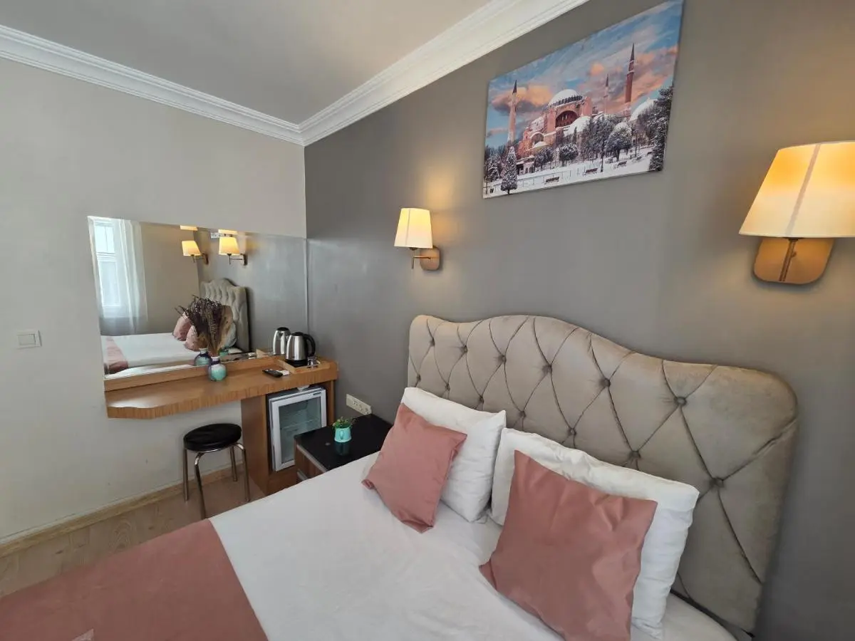 TAKSİM LİFE HOUSE