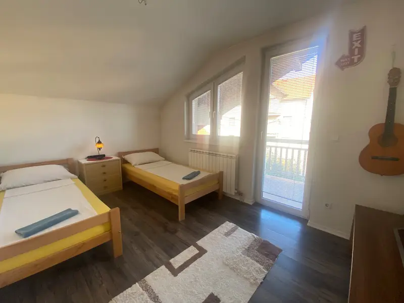 Big room(2beds), balcony,Wi-Fi & parking