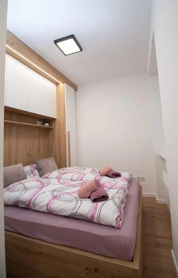 Cute 1BDR in City Center