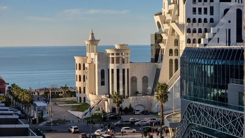 Sea View Apartment near Grand Mall