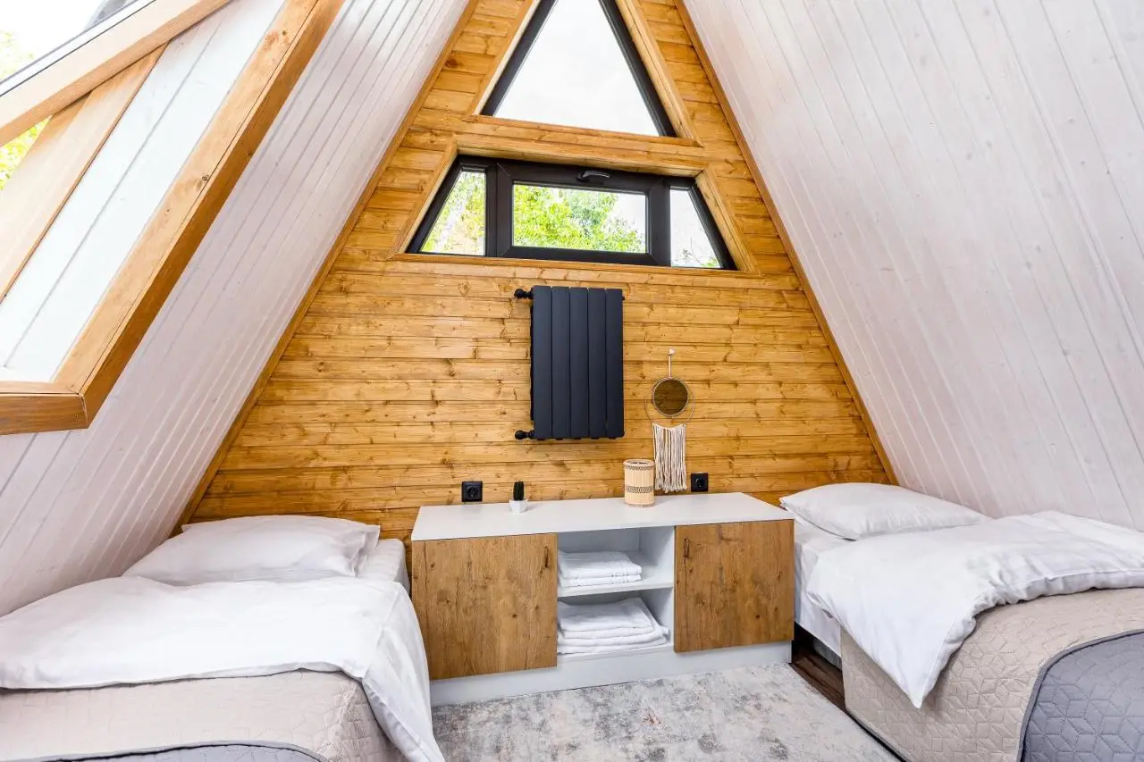 Luxury Cottages with Hot Tubes, Garden and BBQ