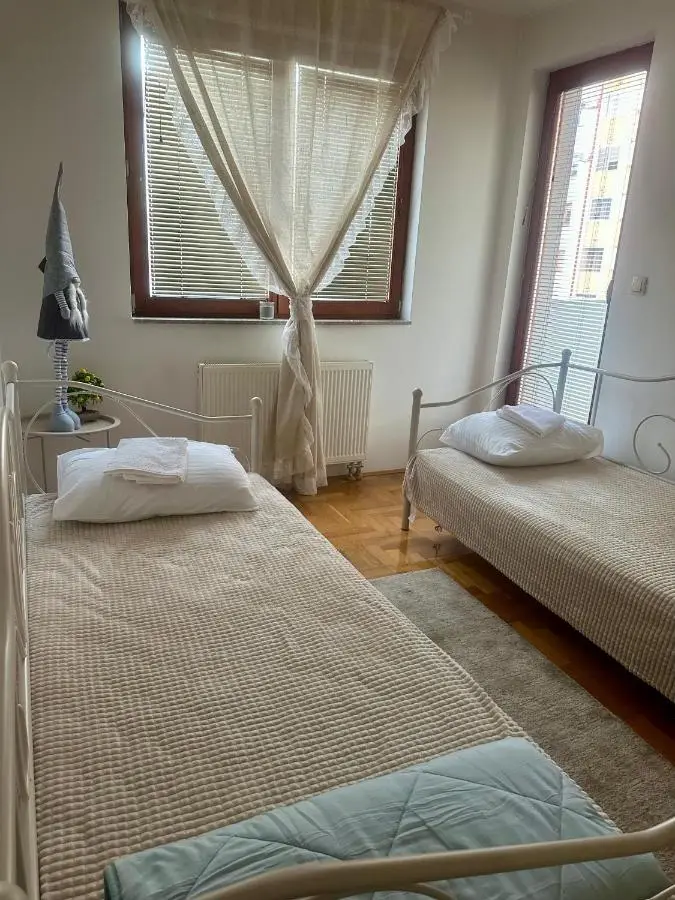 M apartman, Istočno Sarajevo, Lukavica