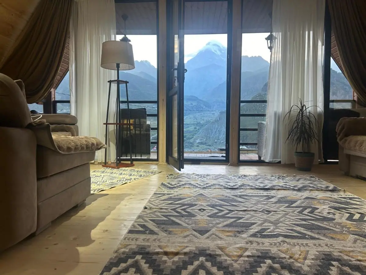 Kazbegi cottage kide- ყაზბეგში კოტეჯი კიდე