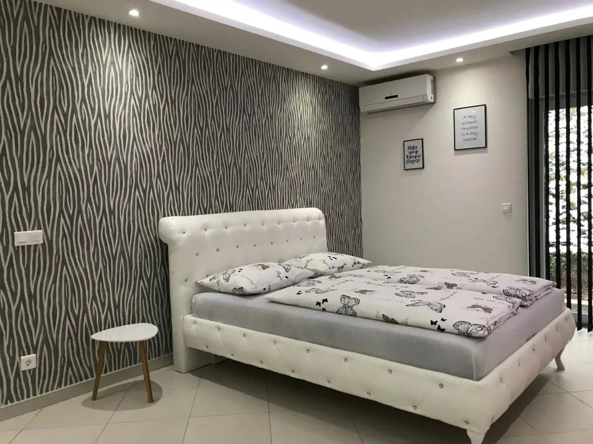 Apartment Ajla