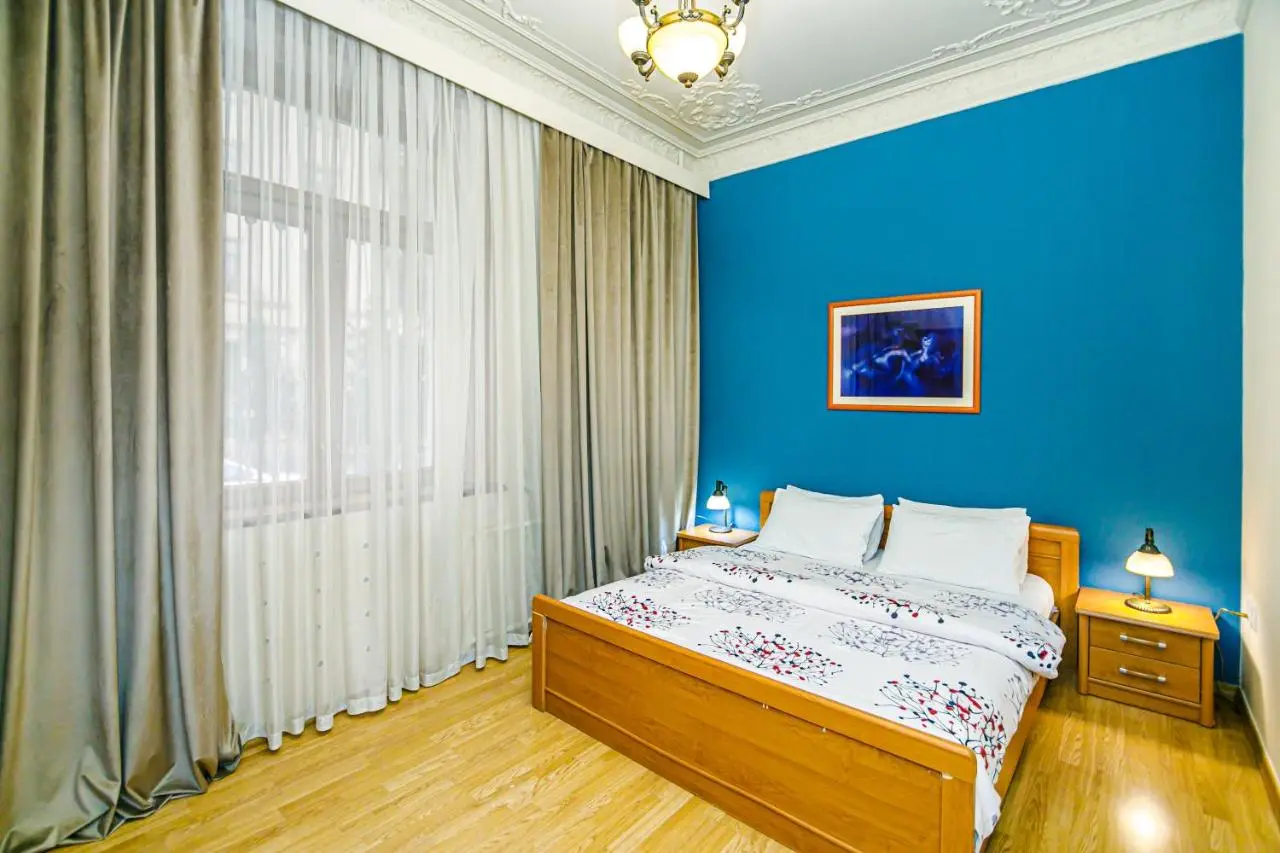 Tranquil Green Corner One Bedroom