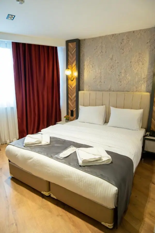 Linda Port Hotel