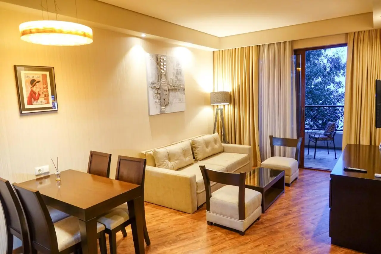 Luxury Dreamland Oasis Apartments