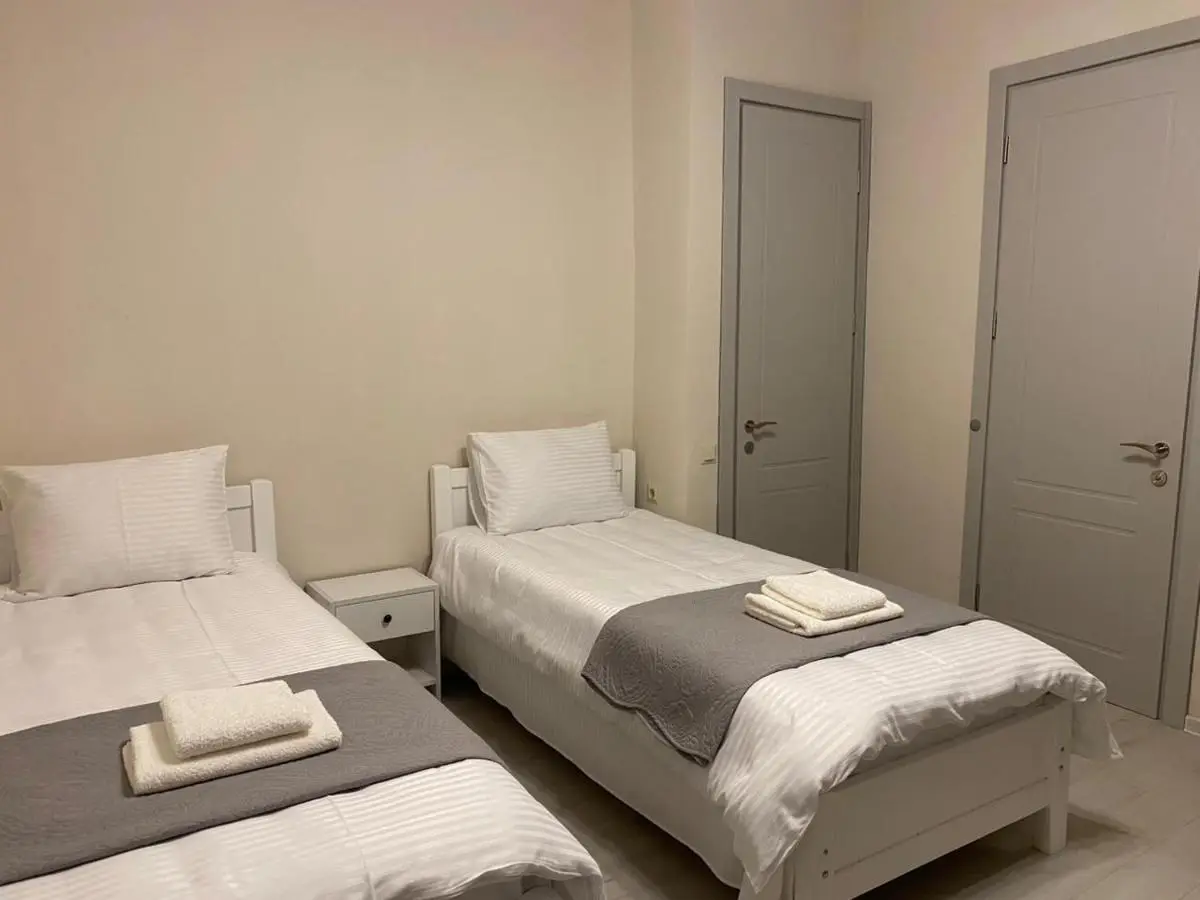 Cultural Crossing Hotel