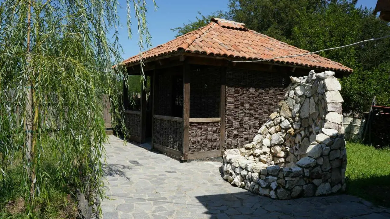Villa Obcha - Whispering Vines Guesthouse