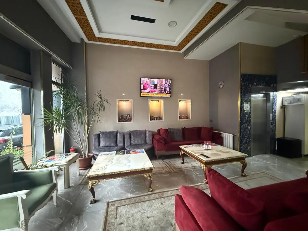 RHYTHM HOTEL