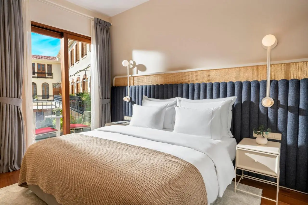 Ecole St. Pierre Hotel