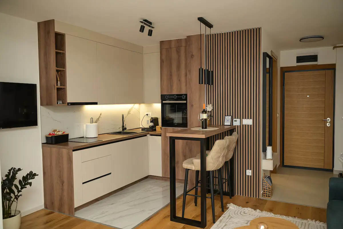 Stylish Apartment + Garage/Near Airport & Sarajevo