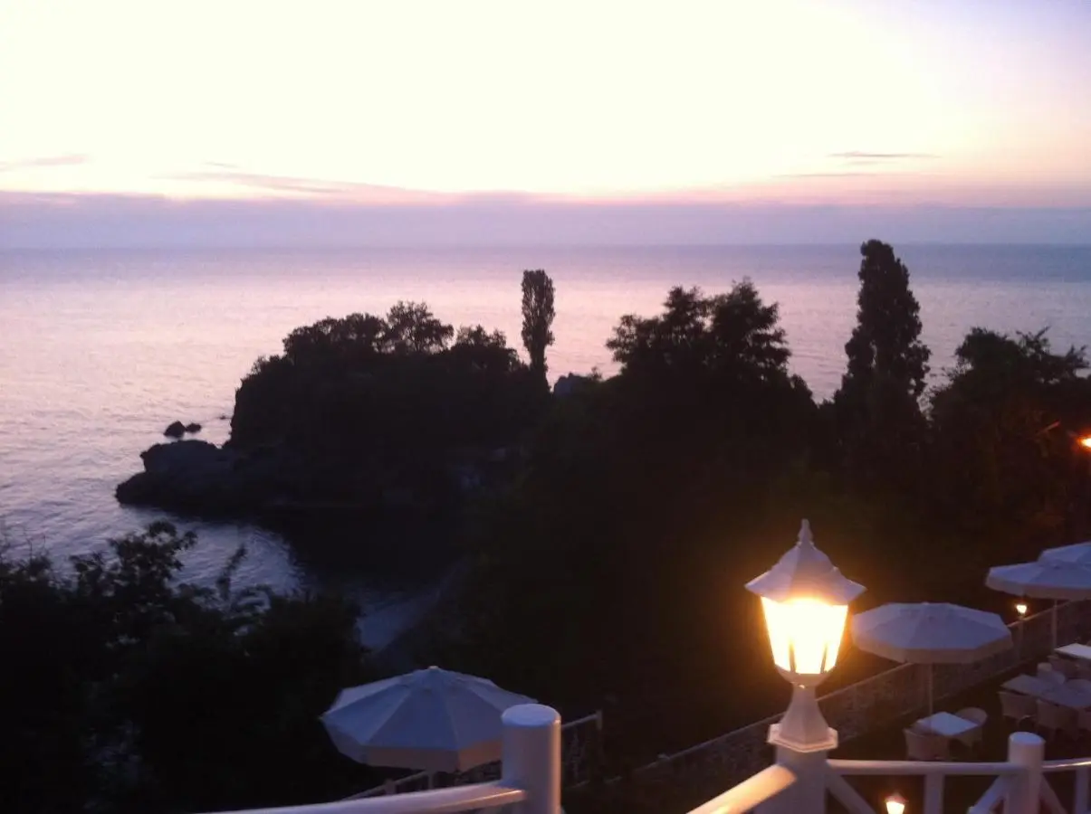 Bab-i Zer Hotel