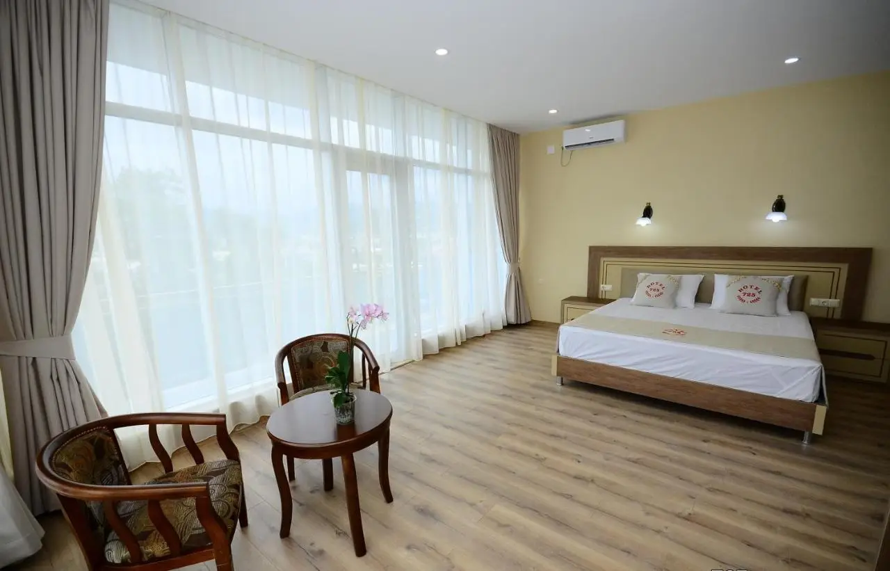 Hotel 725 B