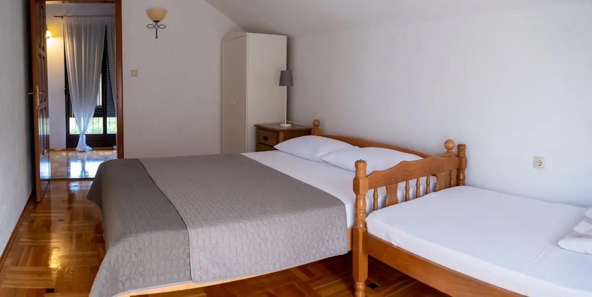 VILLA about min 3 persons - max 6 persons.