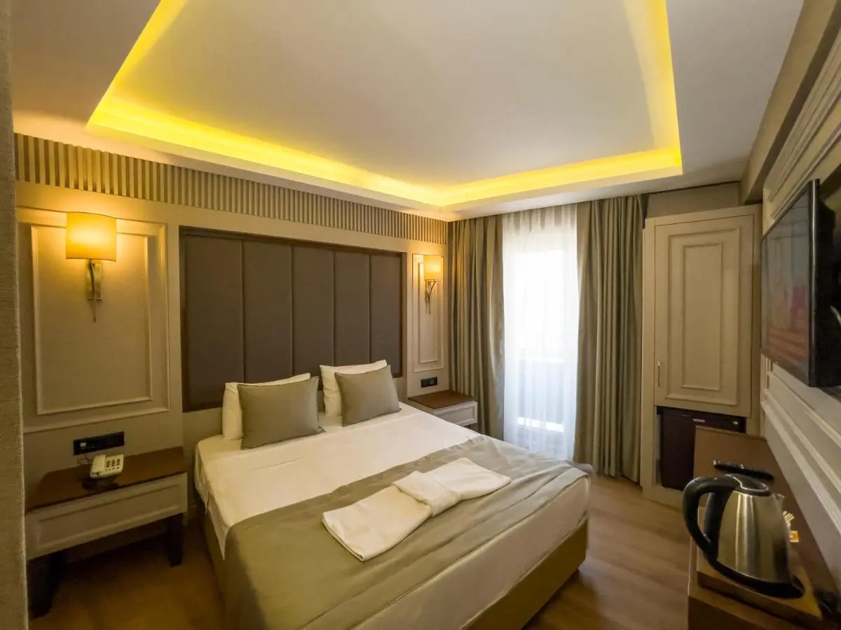 Martinenz Hotel Old City
