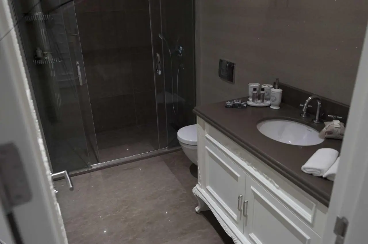 Ena Boutique Hotel & Residences