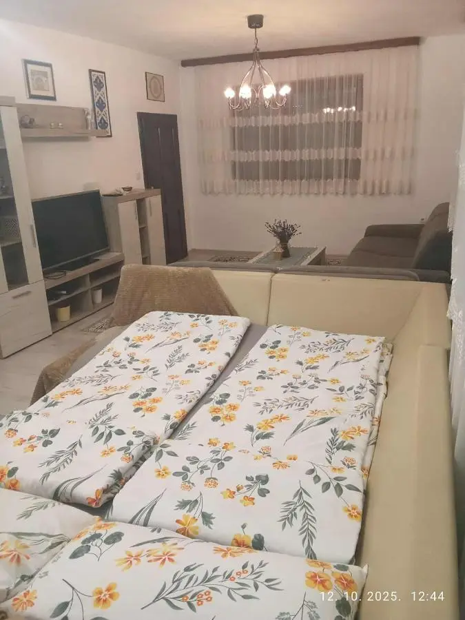 Hiža Guesthouse