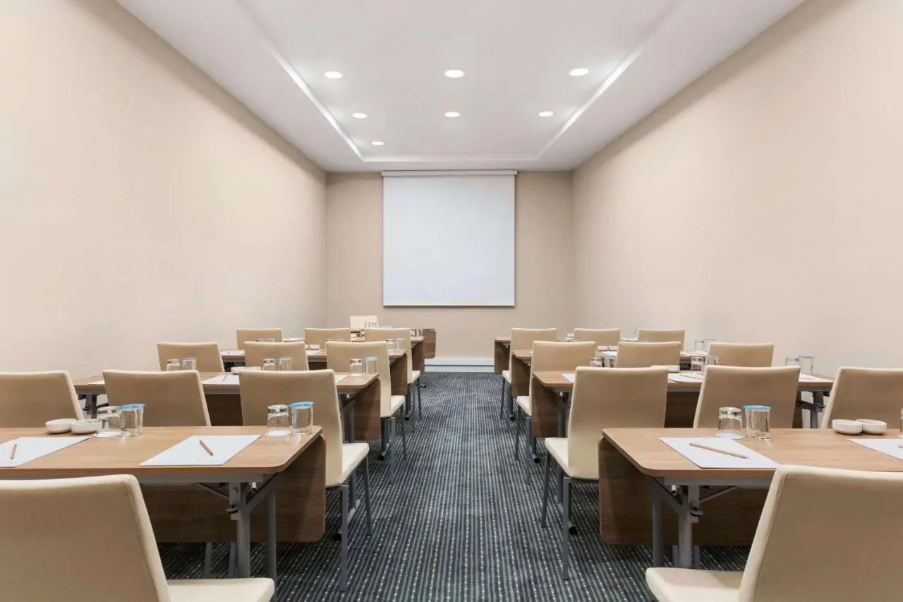 Ramada Encore Istanbul Kartal
