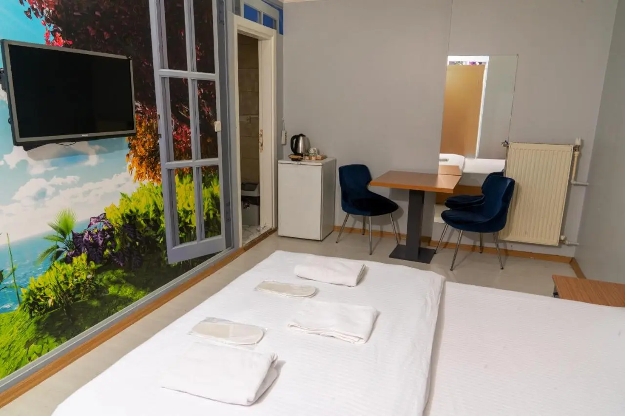 Heraldic Room Hotel