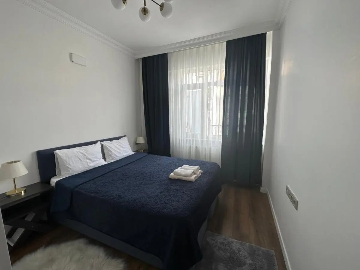 Center of city in Beşiktaş 2 plus 1 with 2 Bathroom and 3 Air Conditioner