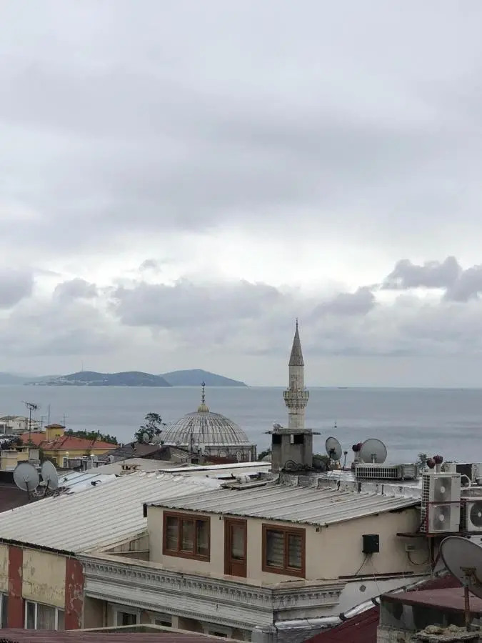 Blue Mosque Apart