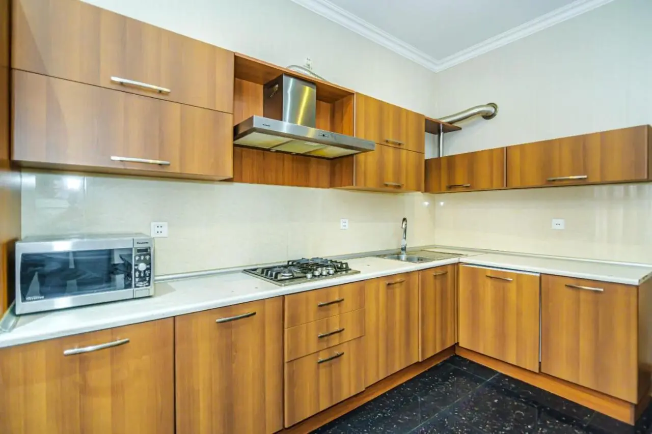 Apartment On Mc Donalds
