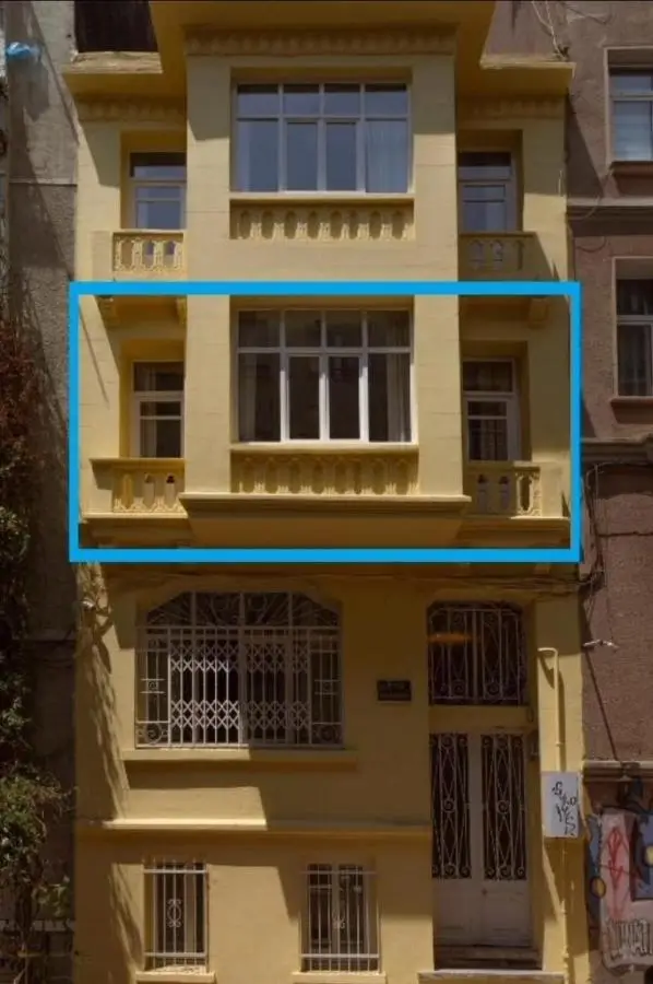 Lemon Apartments