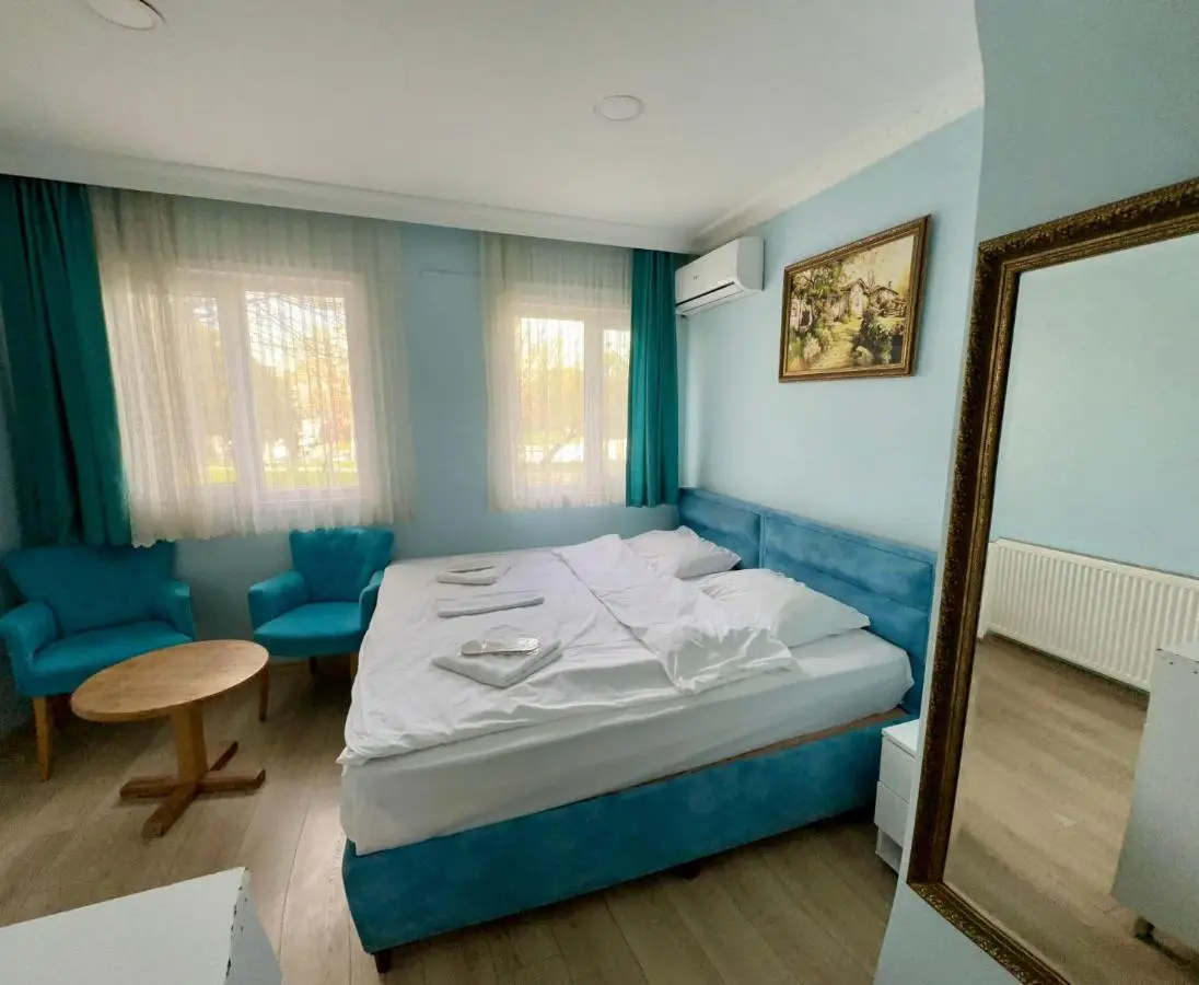 AVRASYAQUEEN HOTEL